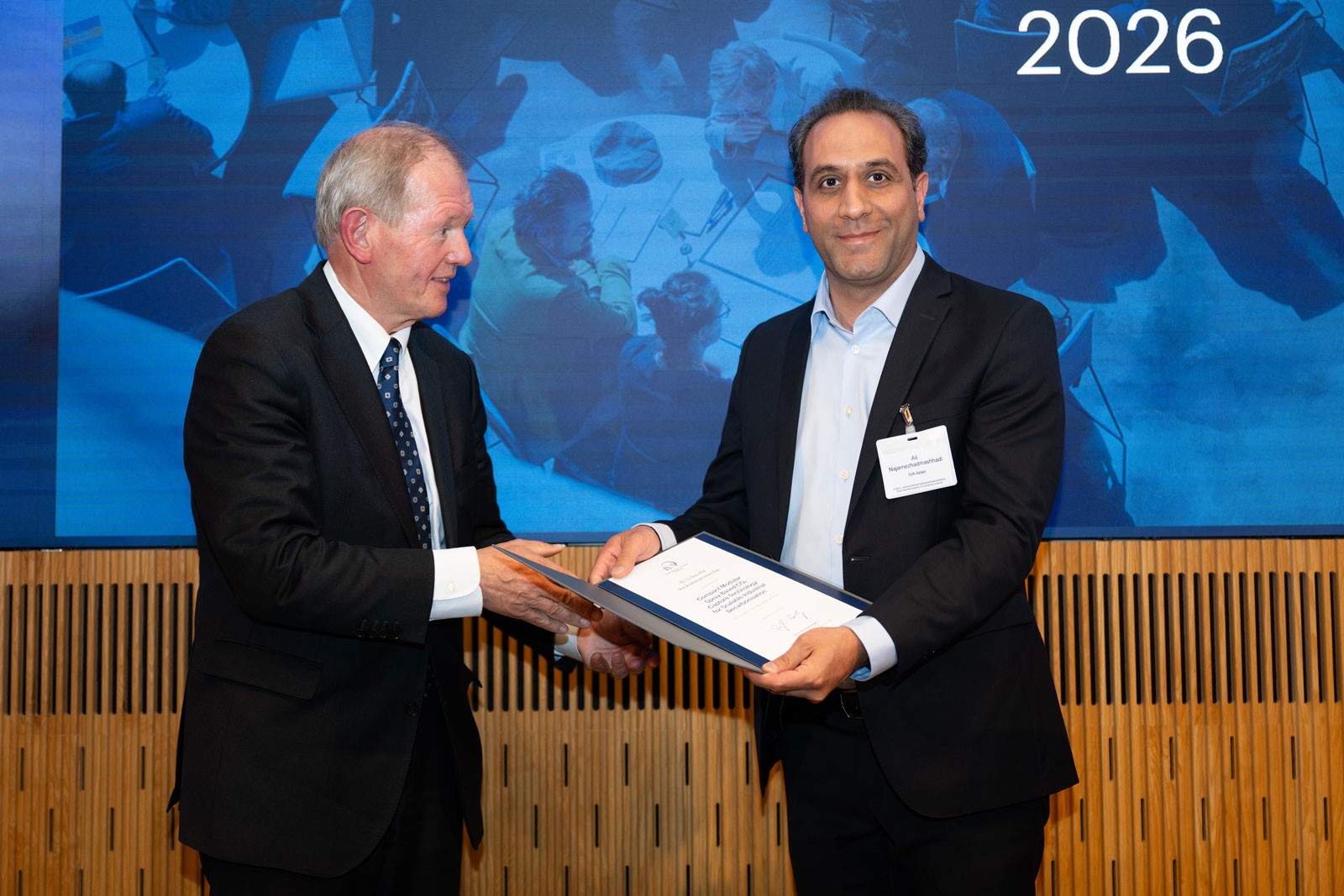 G Dev Ali Najarnezhadmashhadi receiving the diploma from Marcus Wallenberg